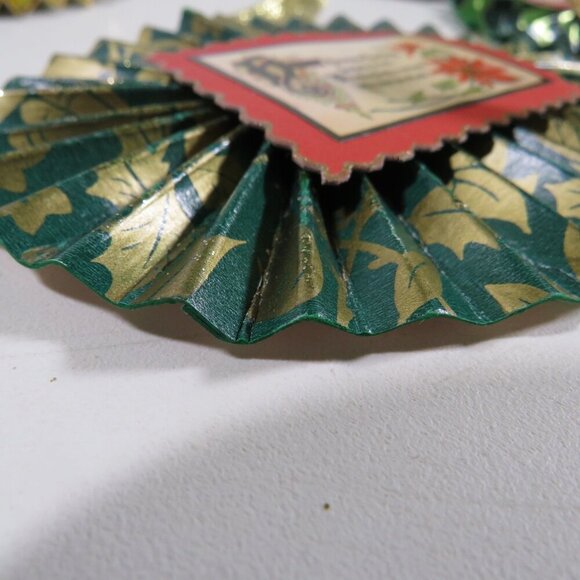 Victorian Christmas 3-D Rosettes large (20) collection - Picture 11 of 16